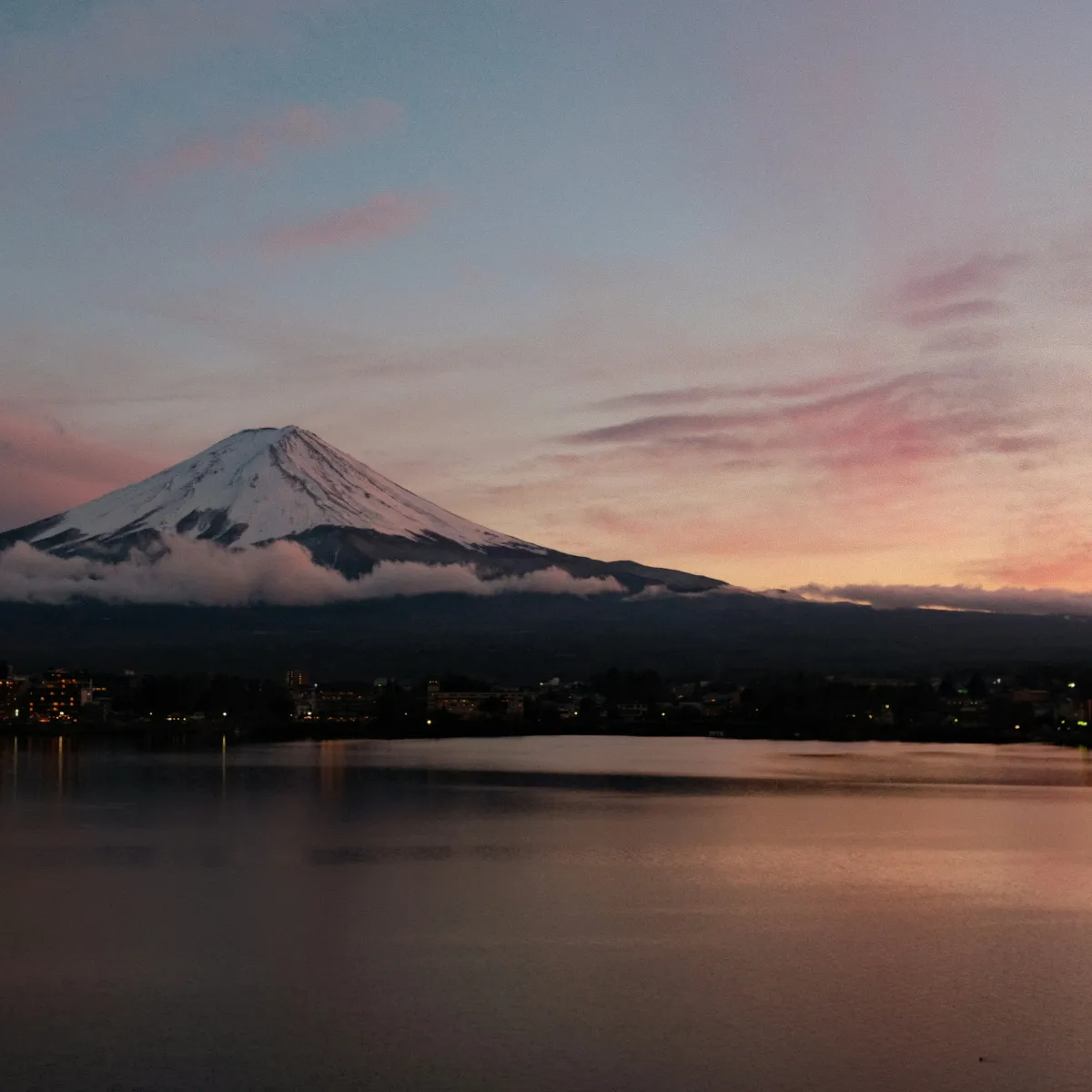 在 vue 中使用 defineComponent 创建局部组件